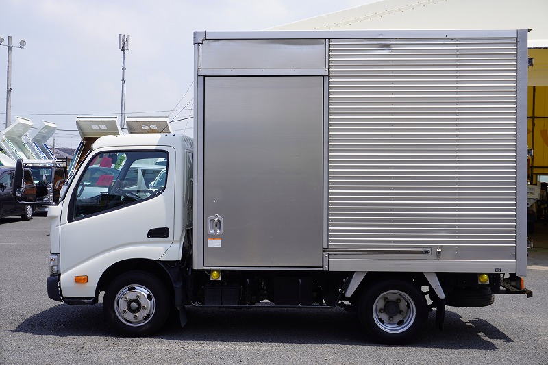 ダイナ　１０尺　アルミバン　積載２０００ｋｇ　サイドドア　ラッシング２段　床フック３対　９０度ストッパー　バックカメラ　ＥＴＣ　左電格ミラー　トヨタ車体製　ＡＴ車！1