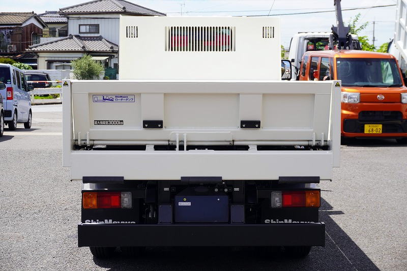 （未使用）　デュトロ　「標準幅」　強化　ローダーダンプ　Ｌゲート　新明和製　三方開　積載３０００ｋｇ　左電格ミラー　坂道発進補助　ルームミラー型バックカメラ　ＥＴＣ２．０　クリアランスソナー　ＬＥＤヘッドライト＆フォグランプ　衝突軽減ブレーキ　車線逸脱警報　６速ＭＴ！　車検「Ｒ８年１月まで！」2