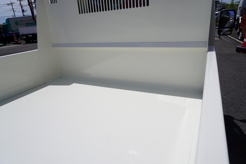 （未使用）　デュトロ　「標準幅」　強化　ローダーダンプ　Ｌゲート　新明和製　三方開　積載３０００ｋｇ　左電格ミラー　坂道発進補助　ルームミラー型バックカメラ　ＥＴＣ２．０　クリアランスソナー　ＬＥＤヘッドライト＆フォグランプ　衝突軽減ブレーキ　車線逸脱警報　６速ＭＴ！　車検「Ｒ８年１月まで！」20
