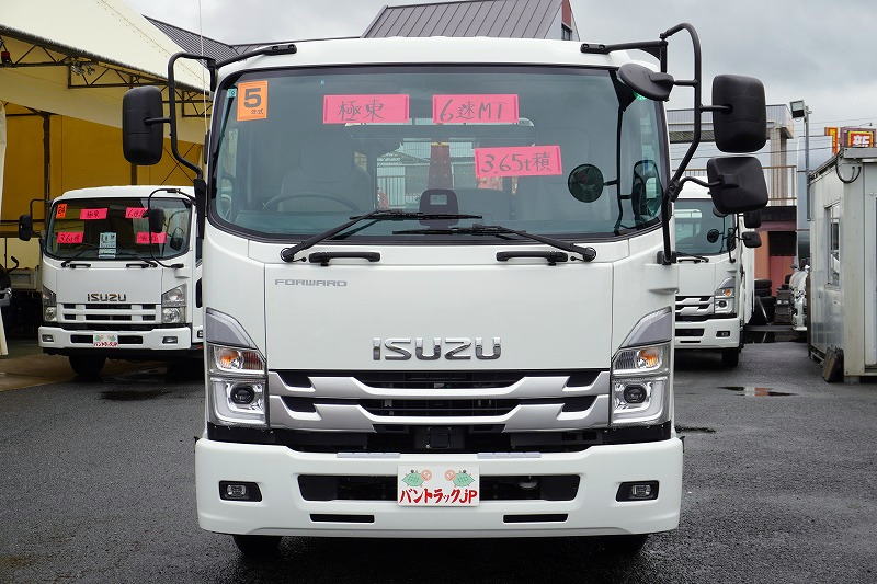 フォワード　４トン　「ベッドレス」　フックロール　極東製　積載３６５０ｋｇ　ツインシリンダー　キャブバックステップ　ＬＥＤヘッドライト＆フォグランプ　　ＥＴＣ　坂道発進補助　衝突軽減ブレーキ　車線逸脱警報　高年式！低走行！６速ＭＴ！　車検「Ｒ７年９月まで！」0