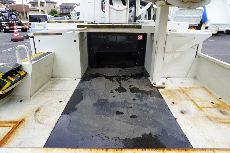 キャンター　高所作業車　アイチ製（ＳＢ１０Ａ）　最大地上高９．７ｍ　ＦＲＰバケット　バケット積載荷重２００ｋｇ　積載３００ｋｇ　工具入れ　ジョイスティックタイプ　アワーメーター：２１３５ｈ　左電格ミラー　社外ナビ　バックカメラ　フォグランプ　通信工事仕様！ＡＴ車！19