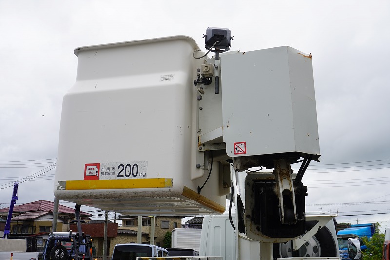 キャンター　高所作業車　アイチ製（ＳＢ１０Ａ）　最大地上高９．７ｍ　ＦＲＰバケット　バケット積載荷重２００ｋｇ　積載３００ｋｇ　工具入れ　ジョイスティックタイプ　アワーメーター：２１３５ｈ　左電格ミラー　社外ナビ　バックカメラ　フォグランプ　通信工事仕様！ＡＴ車！27