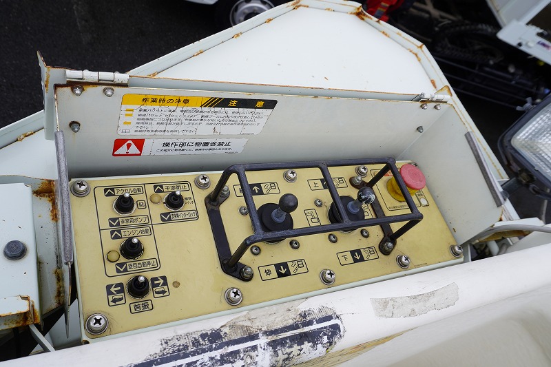 キャンター　高所作業車　アイチ製（ＳＢ１０Ａ）　最大地上高９．７ｍ　ＦＲＰバケット　バケット積載荷重２００ｋｇ　積載３００ｋｇ　工具入れ　ジョイスティックタイプ　アワーメーター：２１３５ｈ　左電格ミラー　社外ナビ　バックカメラ　フォグランプ　通信工事仕様！ＡＴ車！28