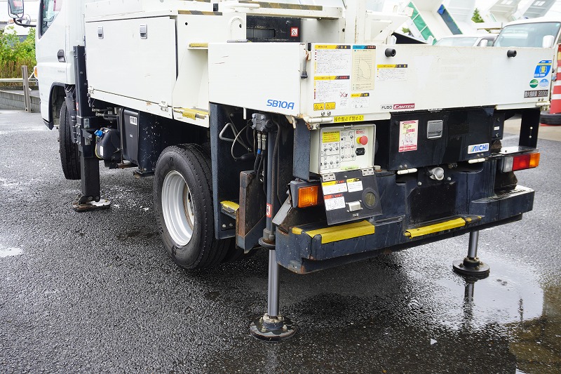 キャンター　高所作業車　アイチ製（ＳＢ１０Ａ）　最大地上高９．７ｍ　ＦＲＰバケット　バケット積載荷重２００ｋｇ　積載３００ｋｇ　工具入れ　ジョイスティックタイプ　アワーメーター：２１３５ｈ　左電格ミラー　社外ナビ　バックカメラ　フォグランプ　通信工事仕様！ＡＴ車！29