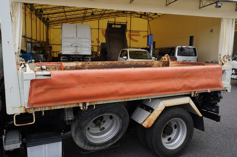 エルフ　強化　三転ダンプ　新明和製　積載２０００ｋｇ　三方開　手動コボレーン　リアダンプピン　鳥居アングル補強　左電格ミラー　坂道発進補助　ＥＴＣ　６速ＭＴ！22