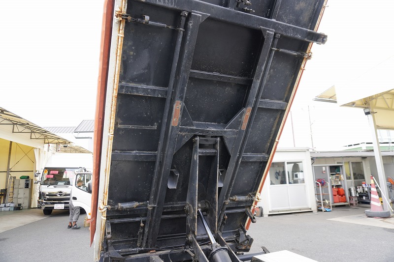 エルフ　強化　三転ダンプ　新明和製　積載２０００ｋｇ　三方開　手動コボレーン　リアダンプピン　鳥居アングル補強　左電格ミラー　坂道発進補助　ＥＴＣ　６速ＭＴ！27