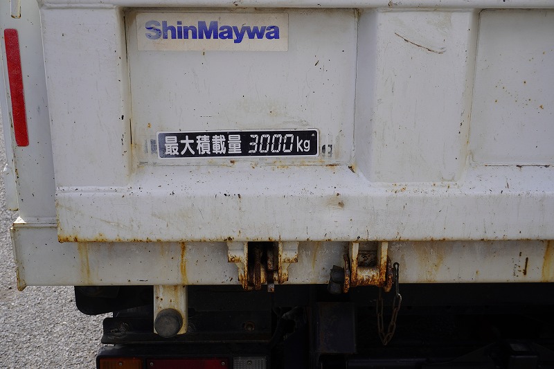 エルフ　強化　三転ダンプ　新明和製　積載３０００ｋｇ　三方開　手動コボレーン　運転席側アオリ油圧開閉式　リアダンプピン　鳥居アングル補強　左電格ミラー　ＥＴＣ　ＡＴ車！18