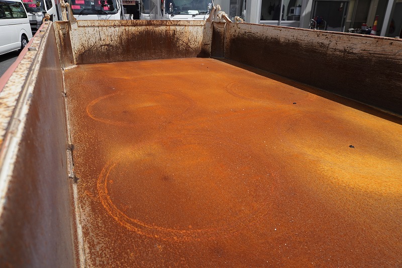 エルフ　強化　三転ダンプ　新明和製　積載３０００ｋｇ　三方開　手動コボレーン　運転席側アオリ油圧開閉式　リアダンプピン　鳥居アングル補強　左電格ミラー　ＥＴＣ　ＡＴ車！19