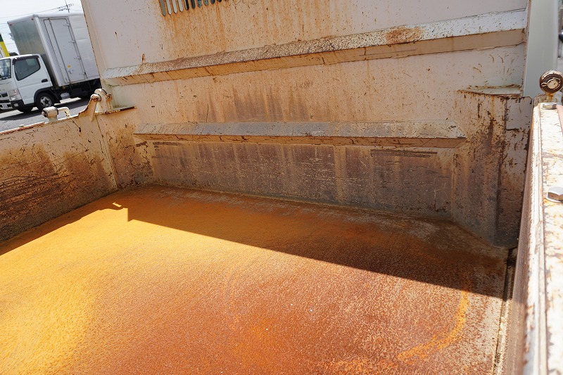 エルフ　強化　三転ダンプ　新明和製　積載３０００ｋｇ　三方開　手動コボレーン　運転席側アオリ油圧開閉式　リアダンプピン　鳥居アングル補強　左電格ミラー　ＥＴＣ　ＡＴ車！20