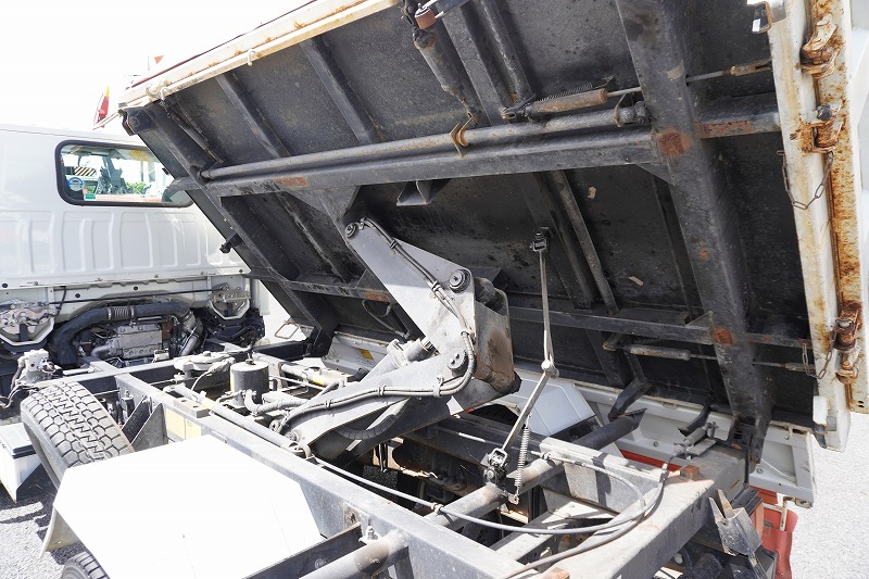 エルフ　強化　三転ダンプ　新明和製　積載３０００ｋｇ　三方開　手動コボレーン　運転席側アオリ油圧開閉式　リアダンプピン　鳥居アングル補強　左電格ミラー　ＥＴＣ　ＡＴ車！27