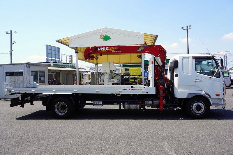 ファイター　増トン　「標準幅　ベッド付」　４段クレーン　セーフティローダー　ウインチ付き　積載６５００ｋｇ　古河ユニック製　２．９３ｔ吊　ラジコン　フックイン　差し違いアウトリガー　５．８ｍ長　リア油圧ゲート　荷台シマ板張り　スタンション穴　床フック　ＥＴＣ　メッキパーツ　６速ＭＴ！車検「Ｒ７年１０月まで！」3