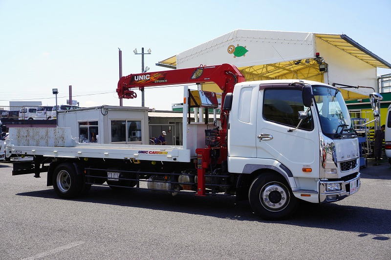 ファイター　増トン　「標準幅　ベッド付」　４段クレーン　セーフティローダー　ウインチ付き　積載６５００ｋｇ　古河ユニック製　２．９３ｔ吊　ラジコン　フックイン　差し違いアウトリガー　５．８ｍ長　リア油圧ゲート　荷台シマ板張り　スタンション穴　床フック　ＥＴＣ　メッキパーツ　６速ＭＴ！車検「Ｒ７年１０月まで！」4
