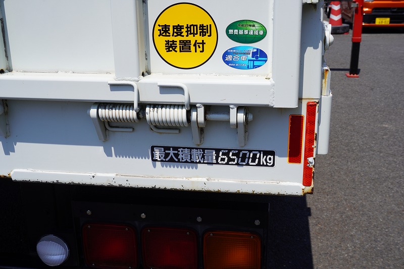 ファイター　増トン　「標準幅　ベッド付」　４段クレーン　セーフティローダー　ウインチ付き　積載６５００ｋｇ　古河ユニック製　２．９３ｔ吊　ラジコン　フックイン　差し違いアウトリガー　５．８ｍ長　リア油圧ゲート　荷台シマ板張り　スタンション穴　床フック　ＥＴＣ　メッキパーツ　６速ＭＴ！車検「Ｒ７年１０月まで！」23