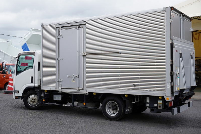 エルフ　「ワイドロング」　アルミバン　積載３０００ｋｇ　サイドドア　ラッシング２段　リア観音扉　パワーゲート　バックカメラ　ＥＴＣ　フォグランプ　日本フルハーフ製　６速ＭＴ！　車検「Ｒ８年２月まで！」5