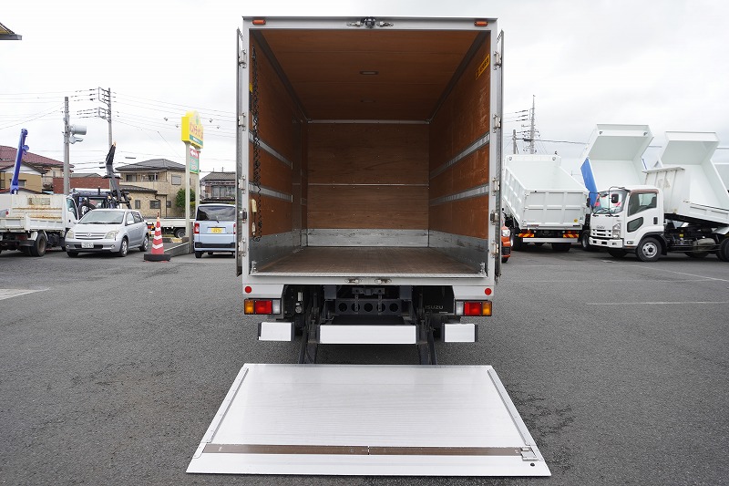 エルフ　「ワイドロング」　アルミバン　積載３０００ｋｇ　サイドドア　ラッシング２段　リア観音扉　パワーゲート　バックカメラ　ＥＴＣ　フォグランプ　日本フルハーフ製　６速ＭＴ！　車検「Ｒ８年２月まで！」18