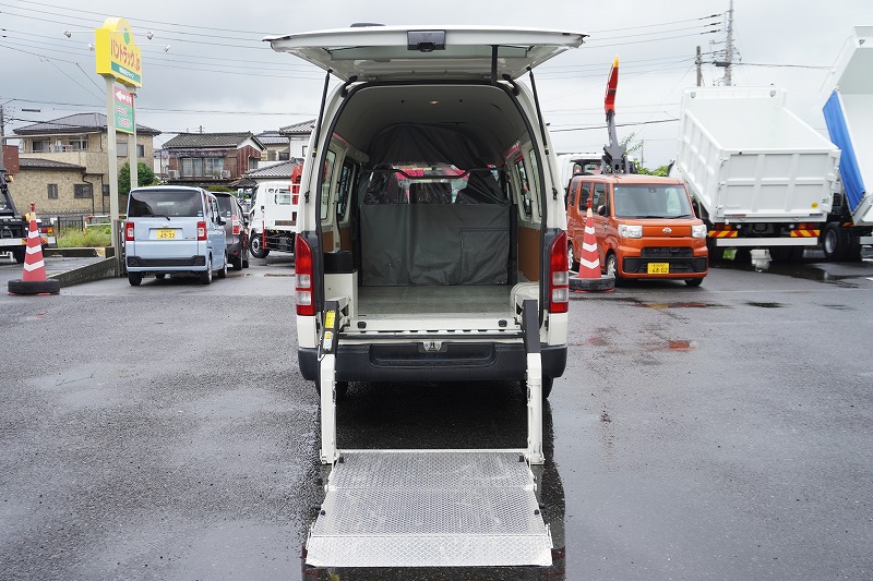 ハイエース　ロング　ＤＸ　４ドア　「ハイルーフ」　ガソリン車　３人乗り　トヨタ車体製パワーゲート　荷台板張り　ＥＴＣ　小窓　ワンオーナー！ＡＴ車！14