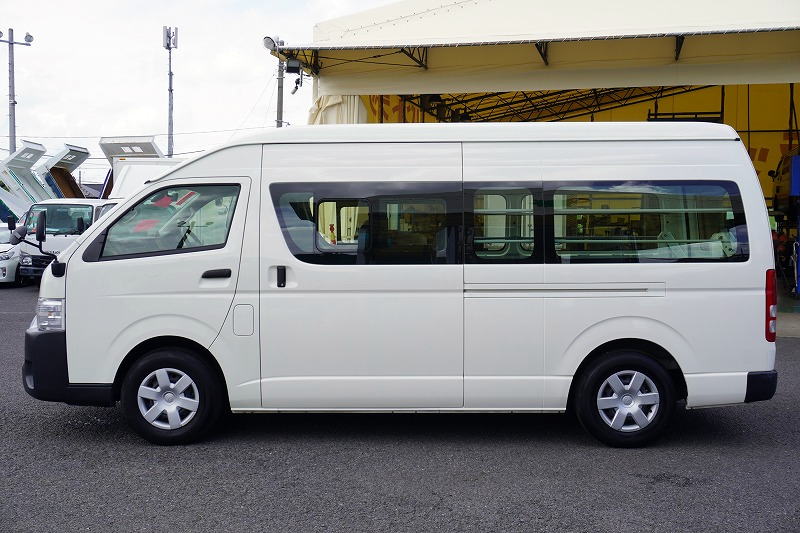 ハイエース　ワイド　スーパーロング　ＤＸ　４ドア　「ハイルーフ」　ガソリン車　３～６人乗り　和光工業製パワーゲート　荷台板張り　ラッシング１段　荷室加工有り　小窓　社外ナビ　バックカメラ　ＥＴＣ　低走行！ＡＴ車！1