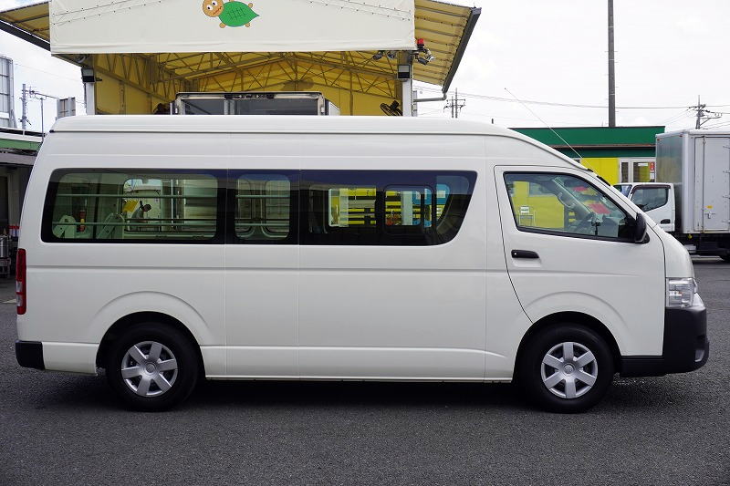 ハイエース　ワイド　スーパーロング　ＤＸ　４ドア　「ハイルーフ」　ガソリン車　３～６人乗り　和光工業製パワーゲート　荷台板張り　ラッシング１段　荷室加工有り　小窓　社外ナビ　バックカメラ　ＥＴＣ　低走行！ＡＴ車！3
