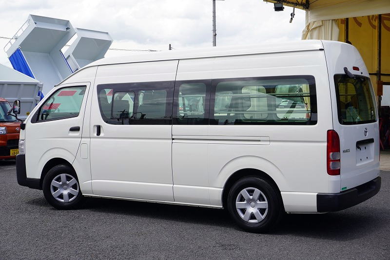 ハイエース　ワイド　スーパーロング　ＤＸ　４ドア　「ハイルーフ」　ガソリン車　３～６人乗り　和光工業製パワーゲート　荷台板張り　ラッシング１段　荷室加工有り　小窓　社外ナビ　バックカメラ　ＥＴＣ　低走行！ＡＴ車！5