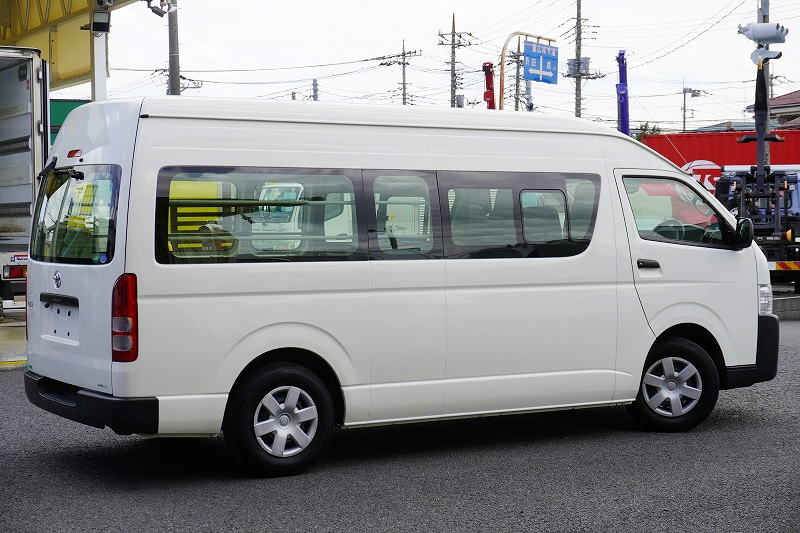 ハイエース　ワイド　スーパーロング　ＤＸ　４ドア　「ハイルーフ」　ガソリン車　３～６人乗り　和光工業製パワーゲート　荷台板張り　ラッシング１段　荷室加工有り　小窓　社外ナビ　バックカメラ　ＥＴＣ　低走行！ＡＴ車！6