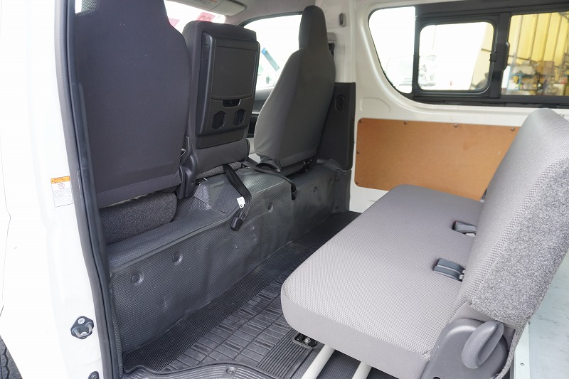 ハイエース　ワイド　スーパーロング　ＤＸ　４ドア　「ハイルーフ」　ガソリン車　３～６人乗り　和光工業製パワーゲート　荷台板張り　ラッシング１段　荷室加工有り　小窓　社外ナビ　バックカメラ　ＥＴＣ　低走行！ＡＴ車！26