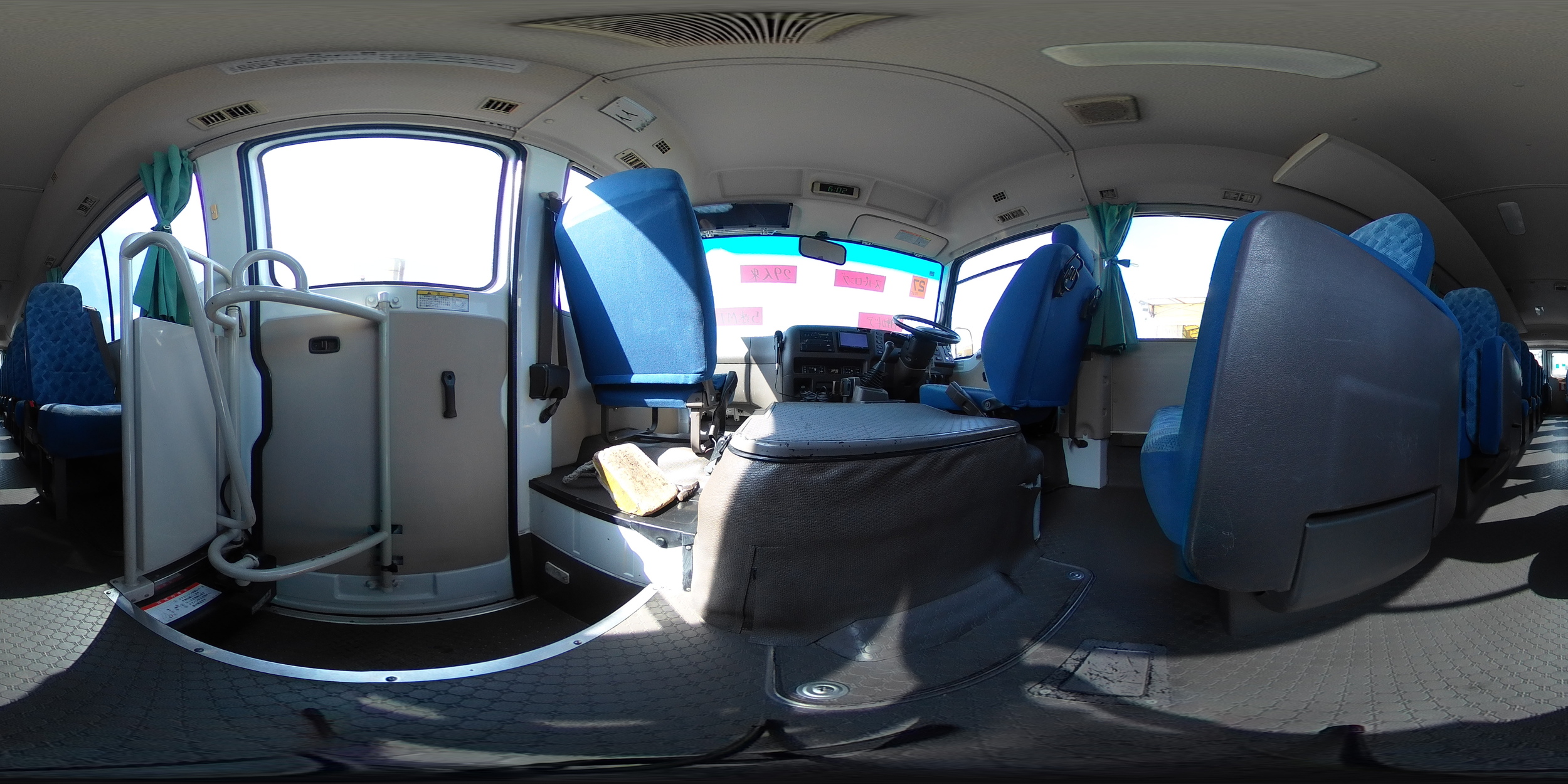 三菱ふそう　ローザ　「スーパーロング」　マイクロバス　２９人乗り　３ドア　自動ドア　リア片開きドア　助手席側巻き込み防止サイドバンパー　ルームラック　マイク　モケットシート　リクライニング機能　バックカメラ　ＥＴＣ　オートエアコン　フォグランプ　ワンオーナー！５速ＭＴ！　車検「Ｒ７年１２月まで！」1