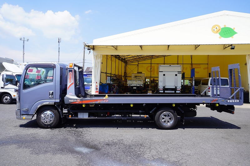 エルフ　「カスタム　ワイド超ロング」　セーフティーローダー　車載専用　古河ユニック製　積載３０００ｋｇ　ラジコン　ウインチ　床フック　一方開　両側電格ミラー　坂道発進補助　ＨＩＤヘッドライト　フォグランプ　社外ナビ　フルセグＴＶ　ＥＴＣ　ステンレス工具箱　メッキパーツ　６速ＭＴ！美車！　車検「Ｒ８年３月まで！」1