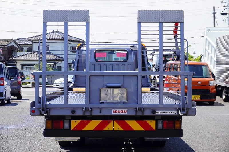 エルフ　「カスタム　ワイド超ロング」　セーフティーローダー　車載専用　古河ユニック製　積載３０００ｋｇ　ラジコン　ウインチ　床フック　一方開　両側電格ミラー　坂道発進補助　ＨＩＤヘッドライト　フォグランプ　社外ナビ　フルセグＴＶ　ＥＴＣ　ステンレス工具箱　メッキパーツ　６速ＭＴ！美車！　車検「Ｒ８年３月まで！」2