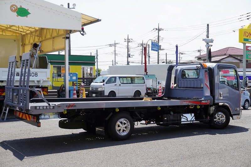 エルフ　「カスタム　ワイド超ロング」　セーフティーローダー　車載専用　古河ユニック製　積載３０００ｋｇ　ラジコン　ウインチ　床フック　一方開　両側電格ミラー　坂道発進補助　ＨＩＤヘッドライト　フォグランプ　社外ナビ　フルセグＴＶ　ＥＴＣ　ステンレス工具箱　メッキパーツ　６速ＭＴ！美車！　車検「Ｒ８年３月まで！」6