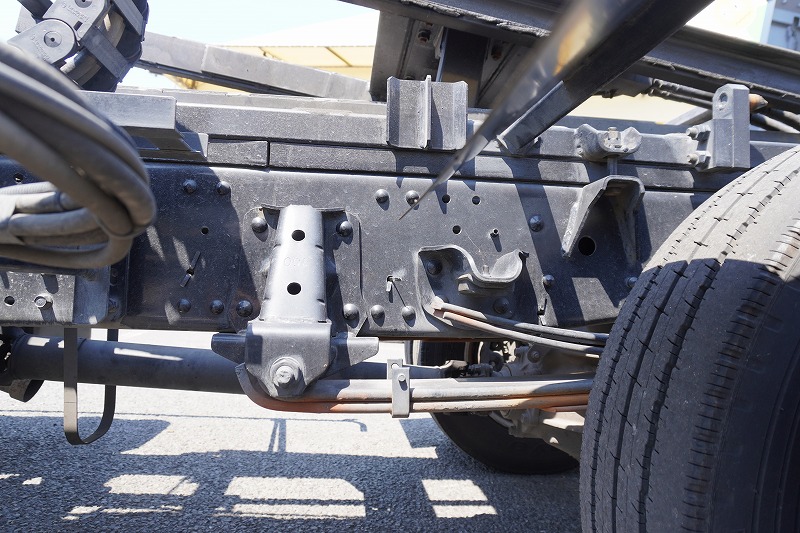 エルフ　「カスタム　ワイド超ロング」　セーフティーローダー　車載専用　古河ユニック製　積載３０００ｋｇ　ラジコン　ウインチ　床フック　一方開　両側電格ミラー　坂道発進補助　ＨＩＤヘッドライト　フォグランプ　社外ナビ　フルセグＴＶ　ＥＴＣ　ステンレス工具箱　メッキパーツ　６速ＭＴ！美車！　車検「Ｒ８年３月まで！」10