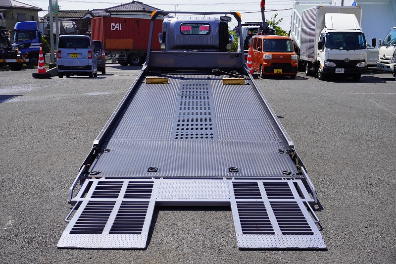 エルフ　「カスタム　ワイド超ロング」　セーフティーローダー　車載専用　古河ユニック製　積載３０００ｋｇ　ラジコン　ウインチ　床フック　一方開　両側電格ミラー　坂道発進補助　ＨＩＤヘッドライト　フォグランプ　社外ナビ　フルセグＴＶ　ＥＴＣ　ステンレス工具箱　メッキパーツ　６速ＭＴ！美車！　車検「Ｒ８年３月まで！」16