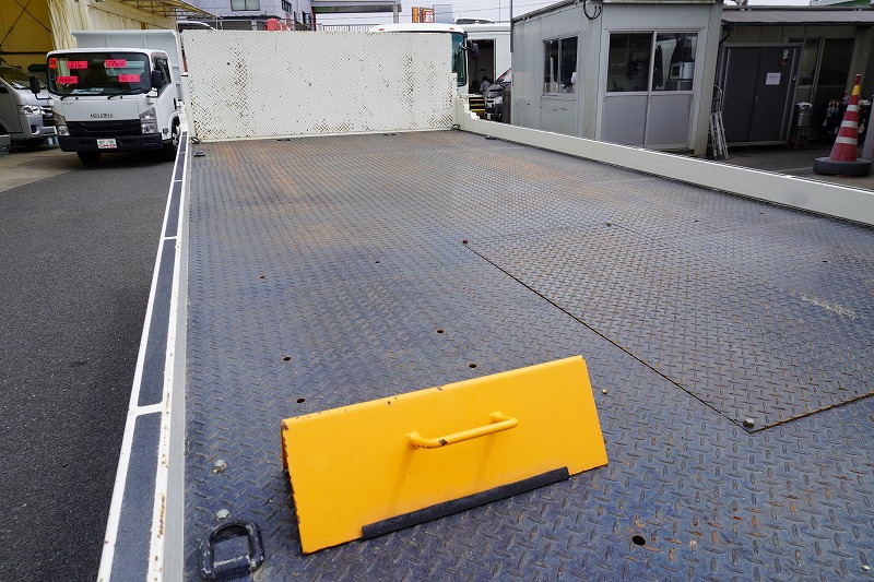 デュトロ　「ワイド超ロング」　セーフティーローダー　一般用　古河ユニック製　積載３７５０ｋｇ　ウインチ　ラジコン　油圧リアゲート　三方開　床フック　バックカメラ　左電格ミラー　坂道発進補助　フォグランプ　ワンオーナー！６速ＭＴ！低走行！32