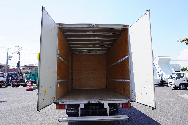 エルフ　「ワイドロング」　アルミバン　積載２０００ｋｇ　サイドドア　ラッシング２段　バックカメラ　社外ナビ　フルセグＴＶ　ＥＴＣ　メッキパーツ　坂道発進補助　左電格ミラー　キーレス　フォグランプ　日本フルハーフ製　ワンオーナー！６速ＭＴ！　車検「Ｒ８年２月まで！」22