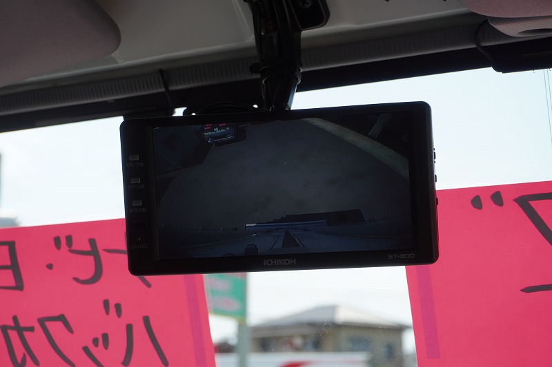 エルフ　「ワイドロング」　アルミバン　積載２０００ｋｇ　サイドドア　ラッシング２段　バックカメラ　社外ナビ　フルセグＴＶ　ＥＴＣ　メッキパーツ　坂道発進補助　左電格ミラー　キーレス　フォグランプ　日本フルハーフ製　ワンオーナー！６速ＭＴ！　車検「Ｒ８年２月まで！」31