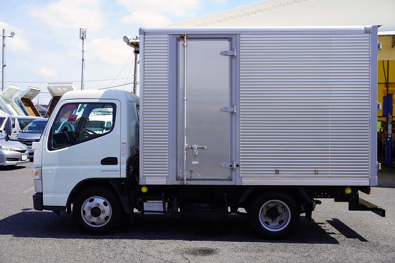 アトラス　１０尺　アルミバン　積載２０００ｋｇ　サイドドア　ラッシング２段　壁面フック１対　左電格ミラー　バックカメラ　社外ナビ　ＥＴＣ　フォグランプ　衝突軽減ブレーキ　車線逸脱警報　北村製　ＡＴ車！1