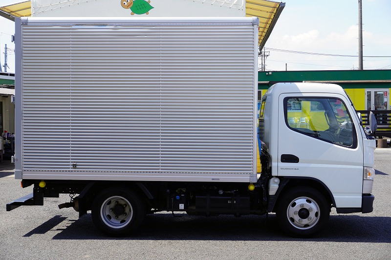 アトラス　１０尺　アルミバン　積載２０００ｋｇ　サイドドア　ラッシング２段　壁面フック１対　左電格ミラー　バックカメラ　社外ナビ　ＥＴＣ　フォグランプ　衝突軽減ブレーキ　車線逸脱警報　北村製　ＡＴ車！3