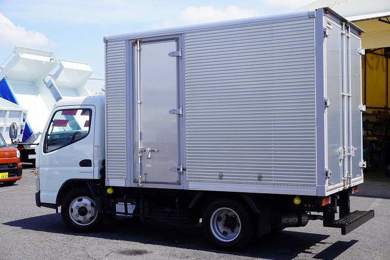 アトラス　１０尺　アルミバン　積載２０００ｋｇ　サイドドア　ラッシング２段　壁面フック１対　左電格ミラー　バックカメラ　社外ナビ　ＥＴＣ　フォグランプ　衝突軽減ブレーキ　車線逸脱警報　北村製　ＡＴ車！5