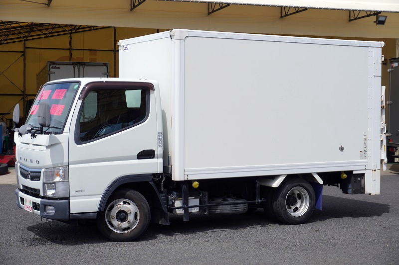 キャンター　１０尺　パネルバン　積載２０００ｋｇ　リア観音扉　垂直パワーゲート　ラッシング１段　荷台ステンレス張り　バックカメラ　社外ナビ　ＥＴＣ　左電格ミラー　車線逸脱警報　フォグランプ　５速ＭＴ！準中型（５トン限定）免許対応！！7