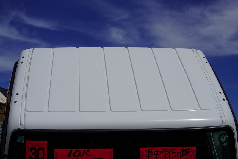 キャンター　１０尺　パネルバン　積載２０００ｋｇ　リア観音扉　垂直パワーゲート　ラッシング１段　荷台ステンレス張り　バックカメラ　社外ナビ　ＥＴＣ　左電格ミラー　車線逸脱警報　フォグランプ　５速ＭＴ！準中型（５トン限定）免許対応！！15
