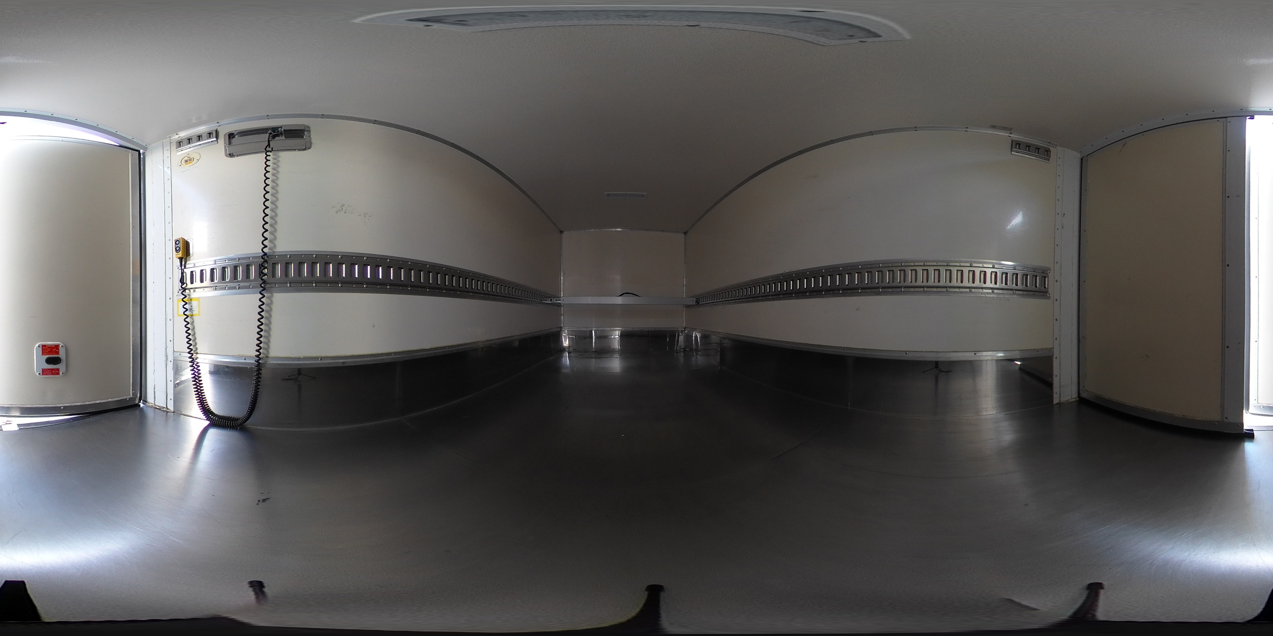 キャンター 10尺 パネルバン 積載2000kg リア観音扉 垂直パワーゲート ラッシング1段 荷台ステンレス張り バックカメラ 社外ナビ ETC 左電格ミラー 車線逸脱警報 フォグランプ 5速MT!準中型(5トン限定)免許対応!!2