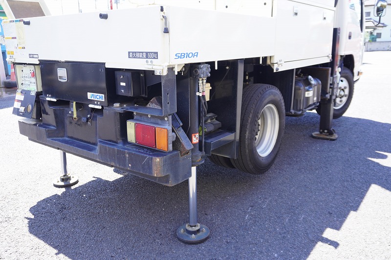 エルフ　高所作業車　アイチ製（ＳＢ１０Ａ）　最大地上高９．７ｍ　ＦＲＰバケット　バケット積載荷重２００ｋｇ　積載５００ｋｇ　工具入れ　ジョイスティックタイプ　アワーメーター：２１１２ｈ　左電格ミラー　坂道発進補助　ＥＴＣ　通信工事仕様！６速ＭＴ！27