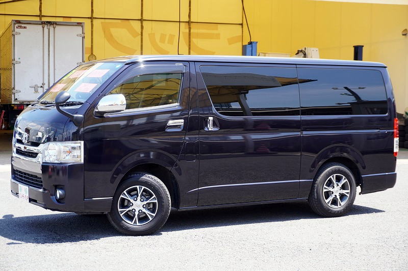 ハイエース　ロング　スーパーＧＬ　ダークプライムⅡ　ディーゼル車　５ドア　和光工業製パワーゲート　両側パワースライドドア　スマートキー　ＬＥＤヘッドライト＆フォグランプ　アルミホイール　ウッドコンビハンドル　社外ナビ　フルセグＴＶ　バックカメラ　ＥＴＣ　フリップダウンモニター　ＡＣ１００Ｖ　オートエアコン　衝突軽減ブレーキ　車線逸脱警報　ＡＴ車！7