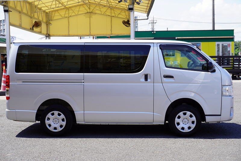ハイエース　ロング　ＤＸ　ＧＬパッケージ　「ジャストロー」　５ドア　ディーゼル車　３～６人乗り　電格ミラー　ワンオーナー！ＡＴ車！　車検「Ｒ７年１２月まで！」3