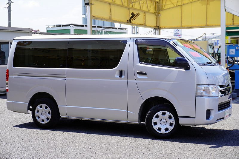 ハイエース　ロング　ＤＸ　ＧＬパッケージ　「ジャストロー」　５ドア　ディーゼル車　３～６人乗り　電格ミラー　ワンオーナー！ＡＴ車！　車検「Ｒ７年１２月まで！」4