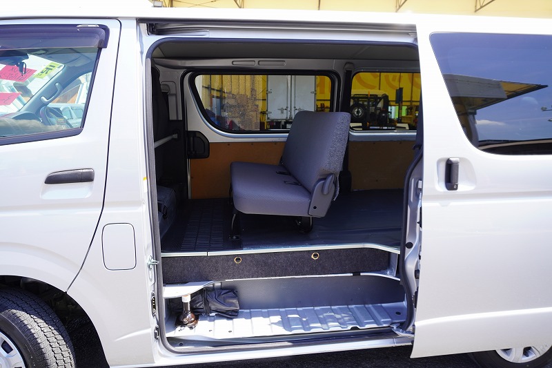 ハイエース　ロング　ＤＸ　ＧＬパッケージ　「ジャストロー」　５ドア　ディーゼル車　３～６人乗り　電格ミラー　ワンオーナー！ＡＴ車！　車検「Ｒ７年１２月まで！」17