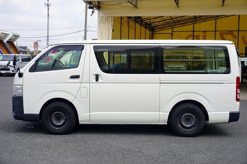 レジアスエース　ロング　ＤＸ　５ドア　ディーゼル車　３人乗り　和光工業製パワーゲート　小窓　バックカメラ　社外ナビ　ＥＴＣ　キーレス　ＡＣ１００Ｖ　セパレーターカーテン　衝突軽減ブレーキ　車線逸脱警報　ＡＴ車！1