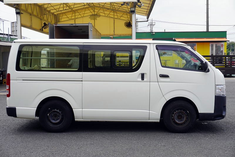レジアスエース　ロング　ＤＸ　５ドア　ディーゼル車　３人乗り　和光工業製パワーゲート　小窓　バックカメラ　社外ナビ　ＥＴＣ　キーレス　ＡＣ１００Ｖ　セパレーターカーテン　衝突軽減ブレーキ　車線逸脱警報　ＡＴ車！3