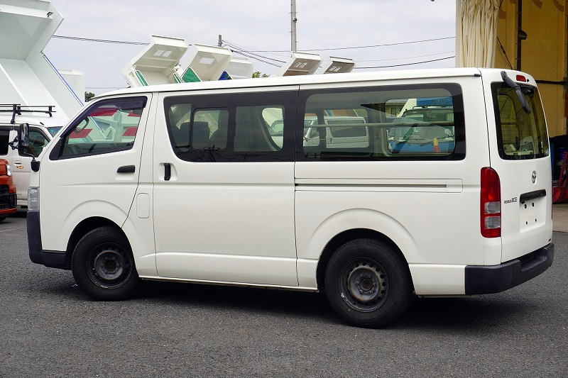 レジアスエース　ロング　ＤＸ　５ドア　ディーゼル車　３人乗り　和光工業製パワーゲート　小窓　バックカメラ　社外ナビ　ＥＴＣ　キーレス　ＡＣ１００Ｖ　セパレーターカーテン　衝突軽減ブレーキ　車線逸脱警報　ＡＴ車！5