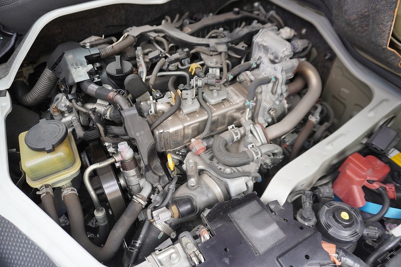 レジアスエース　ロング　ＤＸ　５ドア　ディーゼル車　３人乗り　和光工業製パワーゲート　小窓　バックカメラ　社外ナビ　ＥＴＣ　キーレス　ＡＣ１００Ｖ　セパレーターカーテン　衝突軽減ブレーキ　車線逸脱警報　ＡＴ車！12