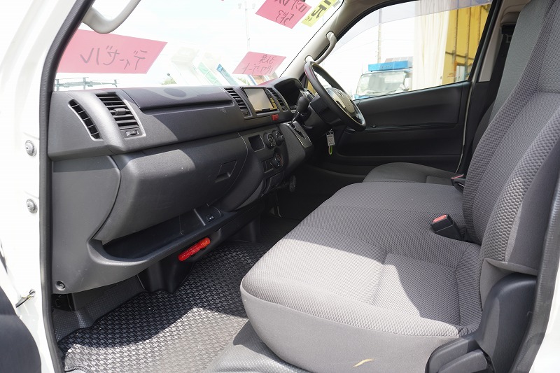 レジアスエース　ロング　ＤＸ　５ドア　ディーゼル車　３人乗り　和光工業製パワーゲート　小窓　バックカメラ　社外ナビ　ＥＴＣ　キーレス　ＡＣ１００Ｖ　セパレーターカーテン　衝突軽減ブレーキ　車線逸脱警報　ＡＴ車！38